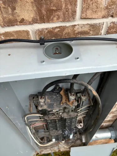 Electricians-Fort-Worth-Texas-10-13-26-004