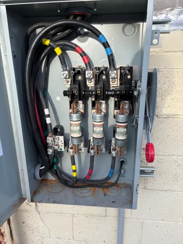 Electricians-Fort-Worth-Texas-4-3.24.26