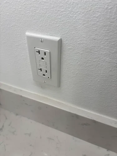 Electricians-Fort-Worth-Texas-4-5-26