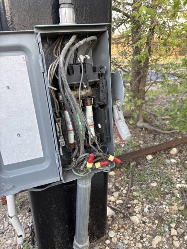 Electricians-Fort-Worth-Texas-6-16-26-006