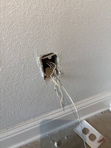 Electricians-Fort-Worth-Texas-7-7-26-006