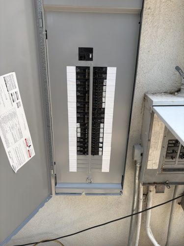 Electricians-Fort-Worth-Texas-8-11-26-006